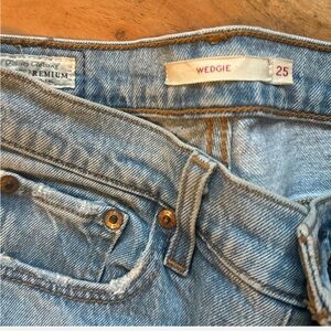 Levi’s Wedgie Jean straight leg